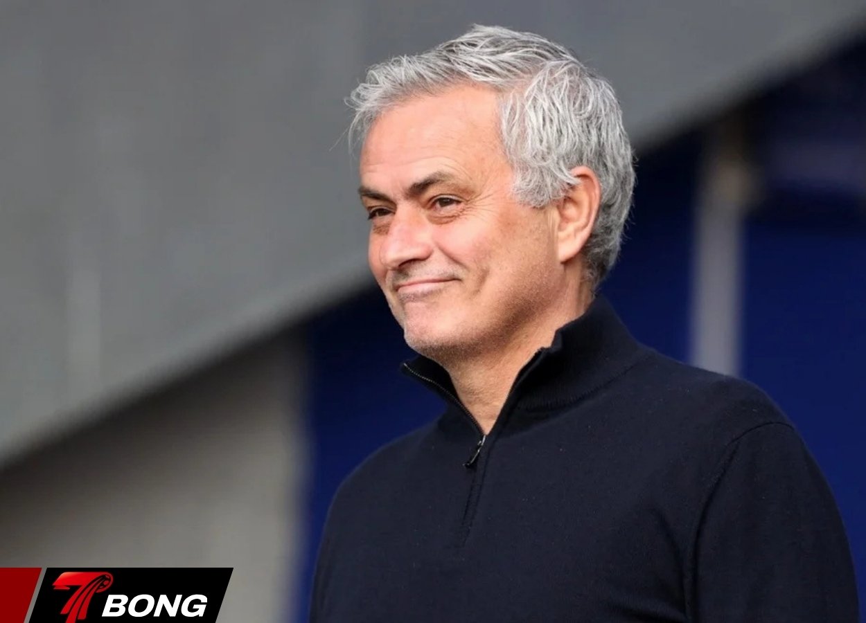 Tin đồn Mourinho đang được thuyết phục về Italia